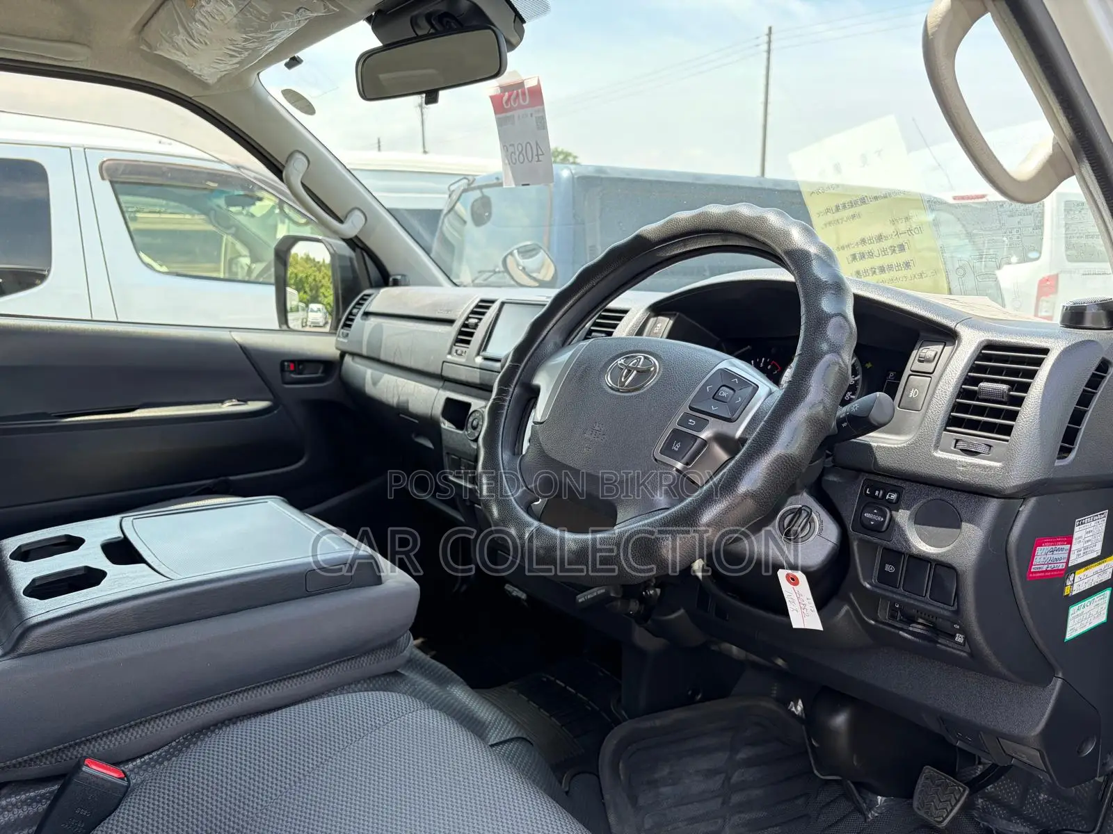 Toyota HiAce 2021 Silver