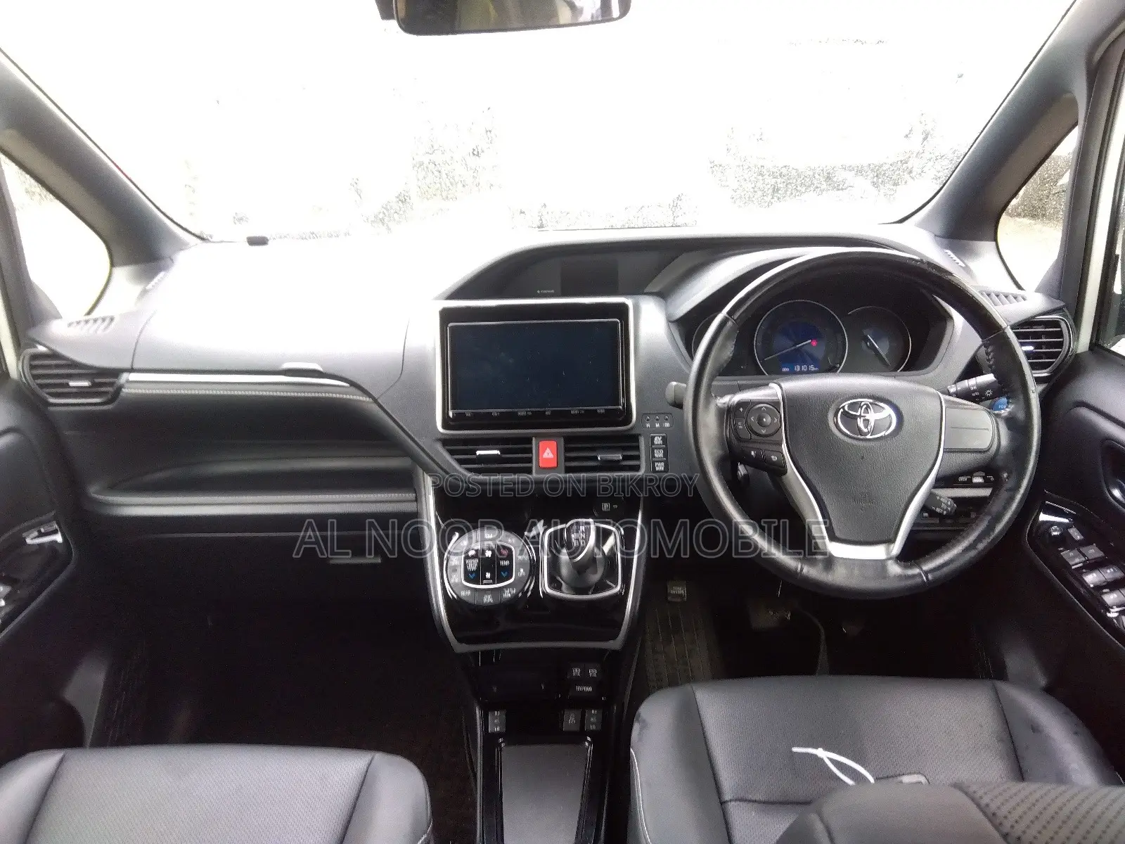 Toyota Esquire 2021 Pearl