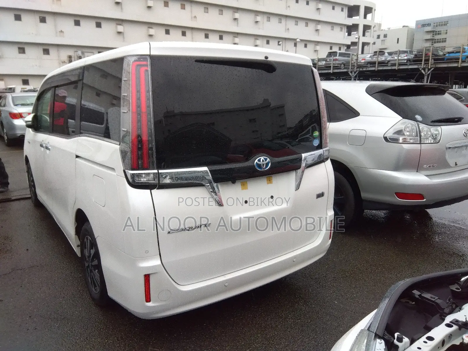 Toyota Esquire 2021 Pearl