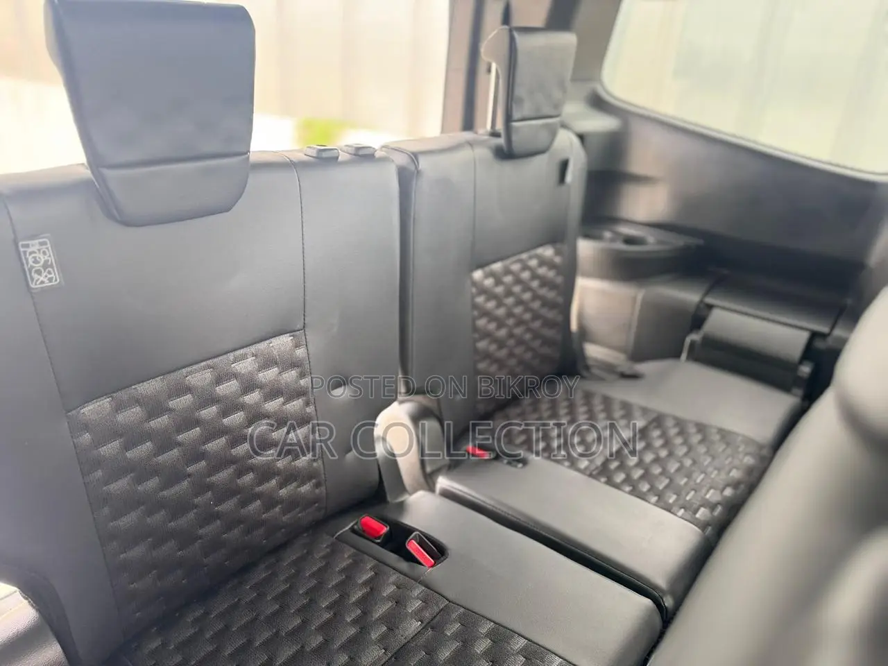 Toyota Voxy 2023 Pearl