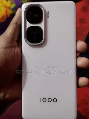 iQOO 256 GB White
