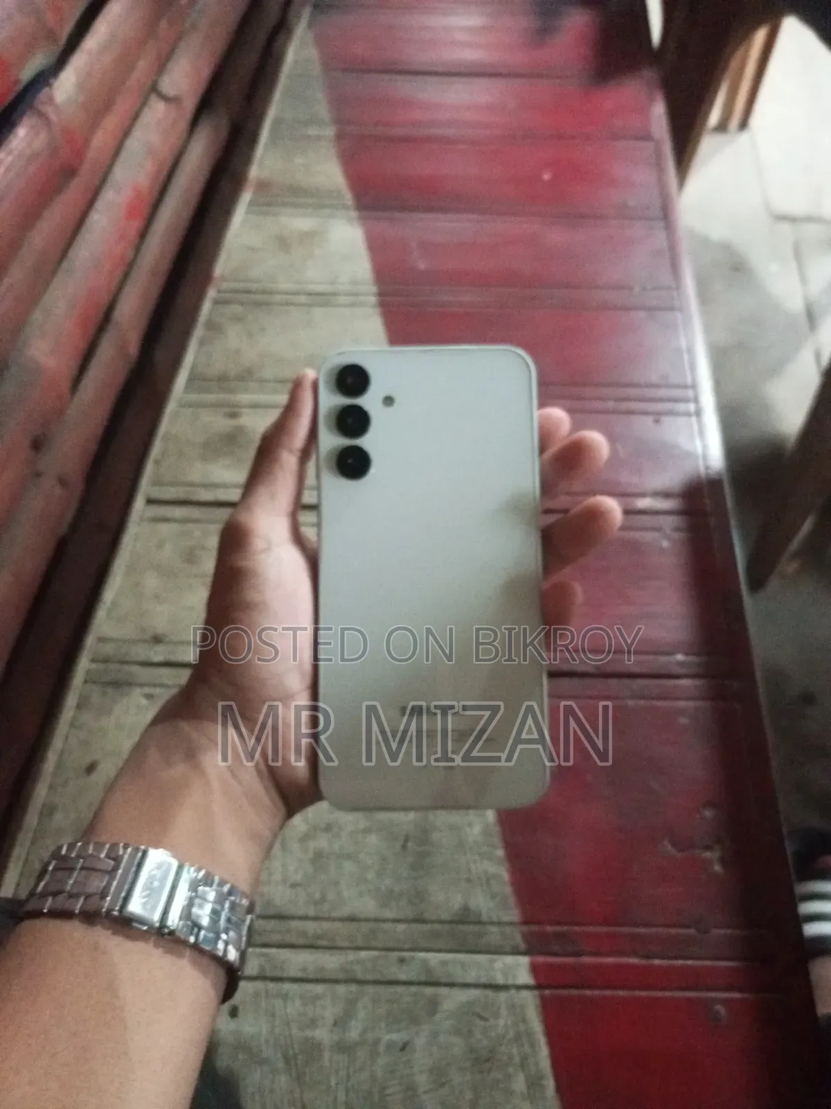 স্যামসাং গ্যালাক্সি এ২৫ ২৫৬ জিবি সাদা