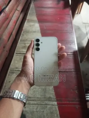 স্যামসাং গ্যালাক্সি এ২৫ ২৫৬ জিবি সাদা