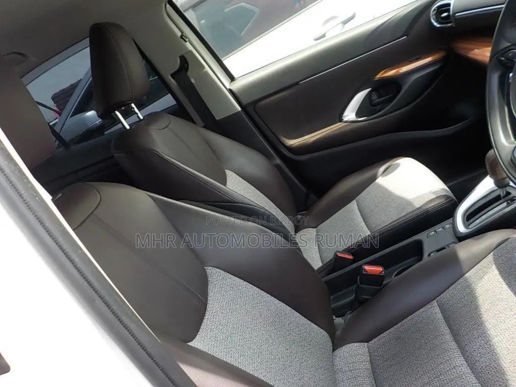 Toyota Yaris Cross 2021 Pearl