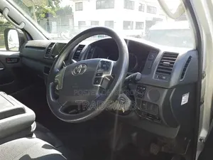 Toyota HiAce 2021 Silver