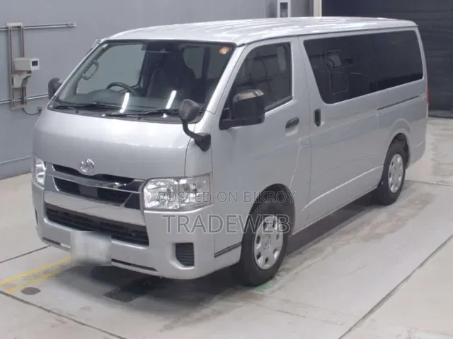 Toyota HiAce 2021 Silver