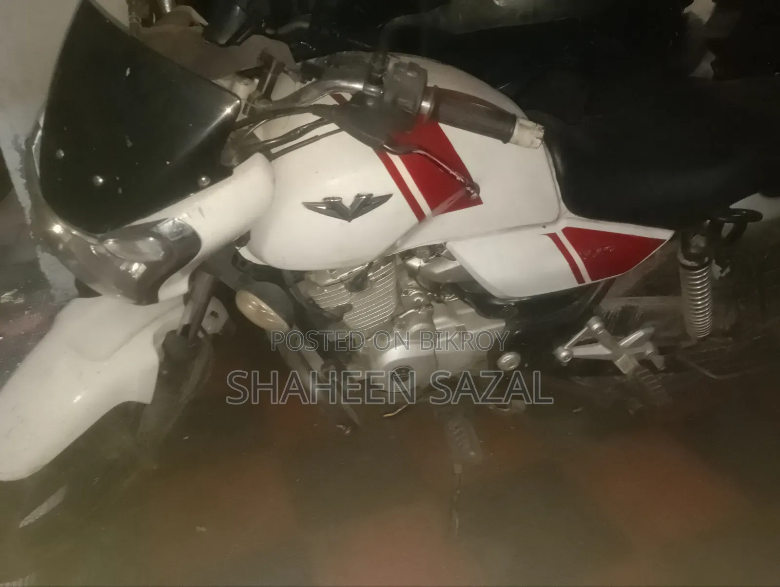 Bajaj V15 2018 White