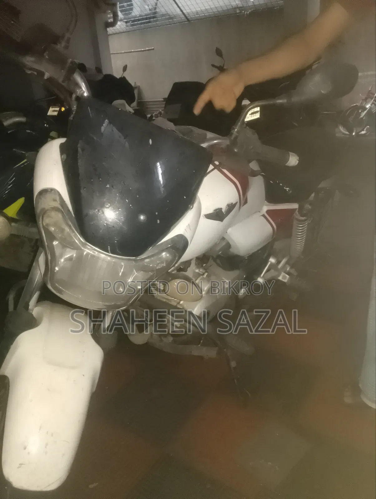 Bajaj V15 2018 White