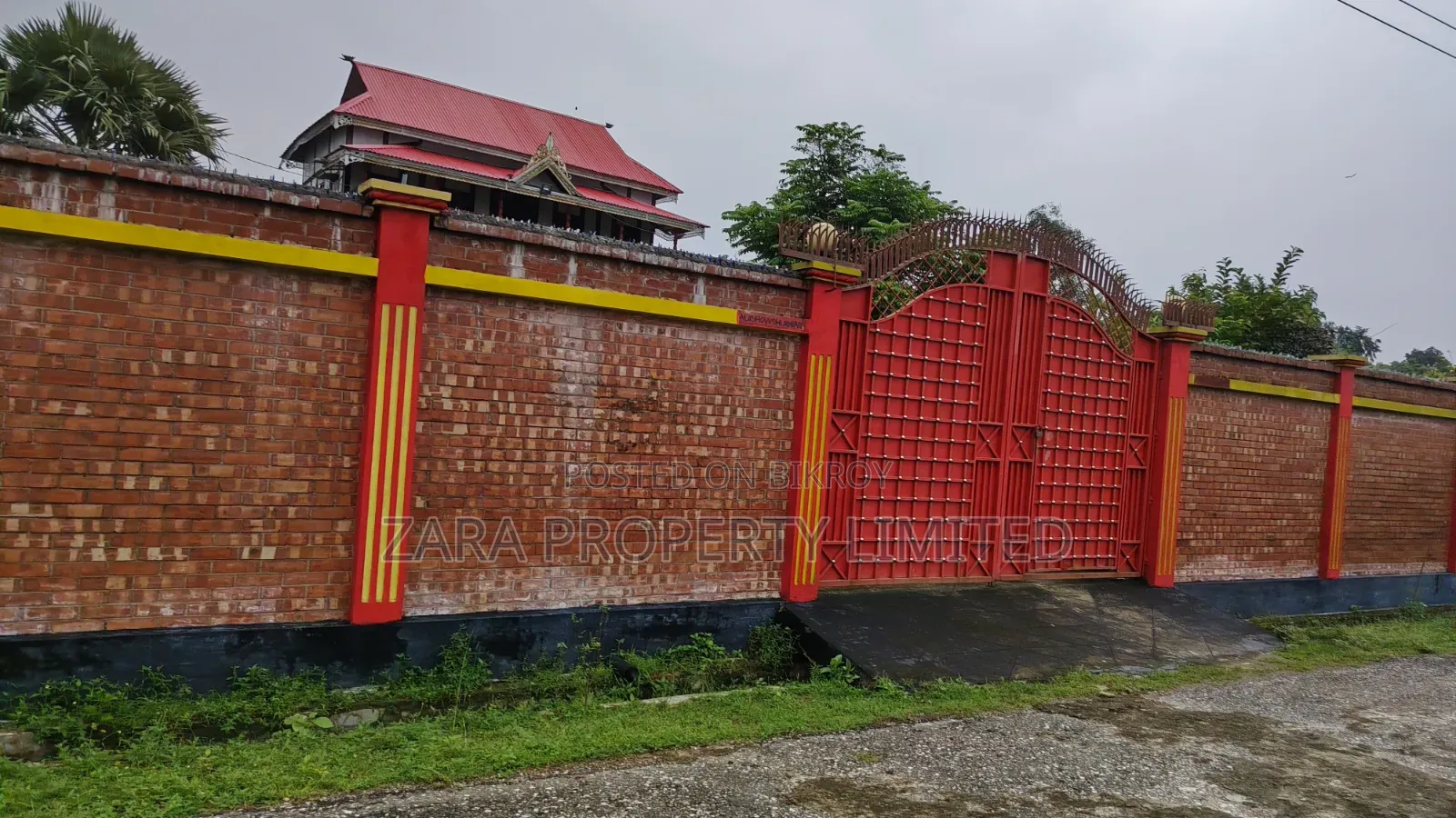 South-facing 5 Katha in Sector 18.