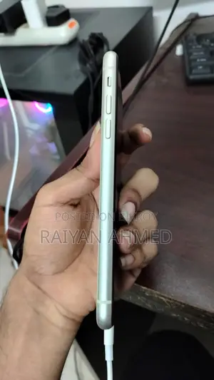 Apple iPhone 11 64 GB White