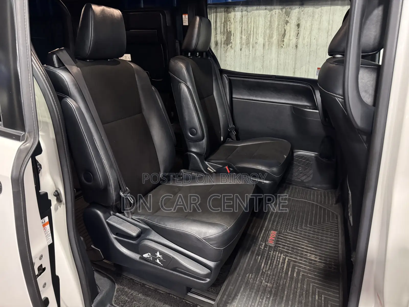 Toyota Noah 1.8 Front Wheel Drive Hybrid (7 Seater) 2018 Pearl