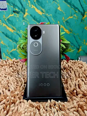 iQOO 256 GB Black