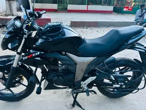 Suzuki GSR 2023 Black