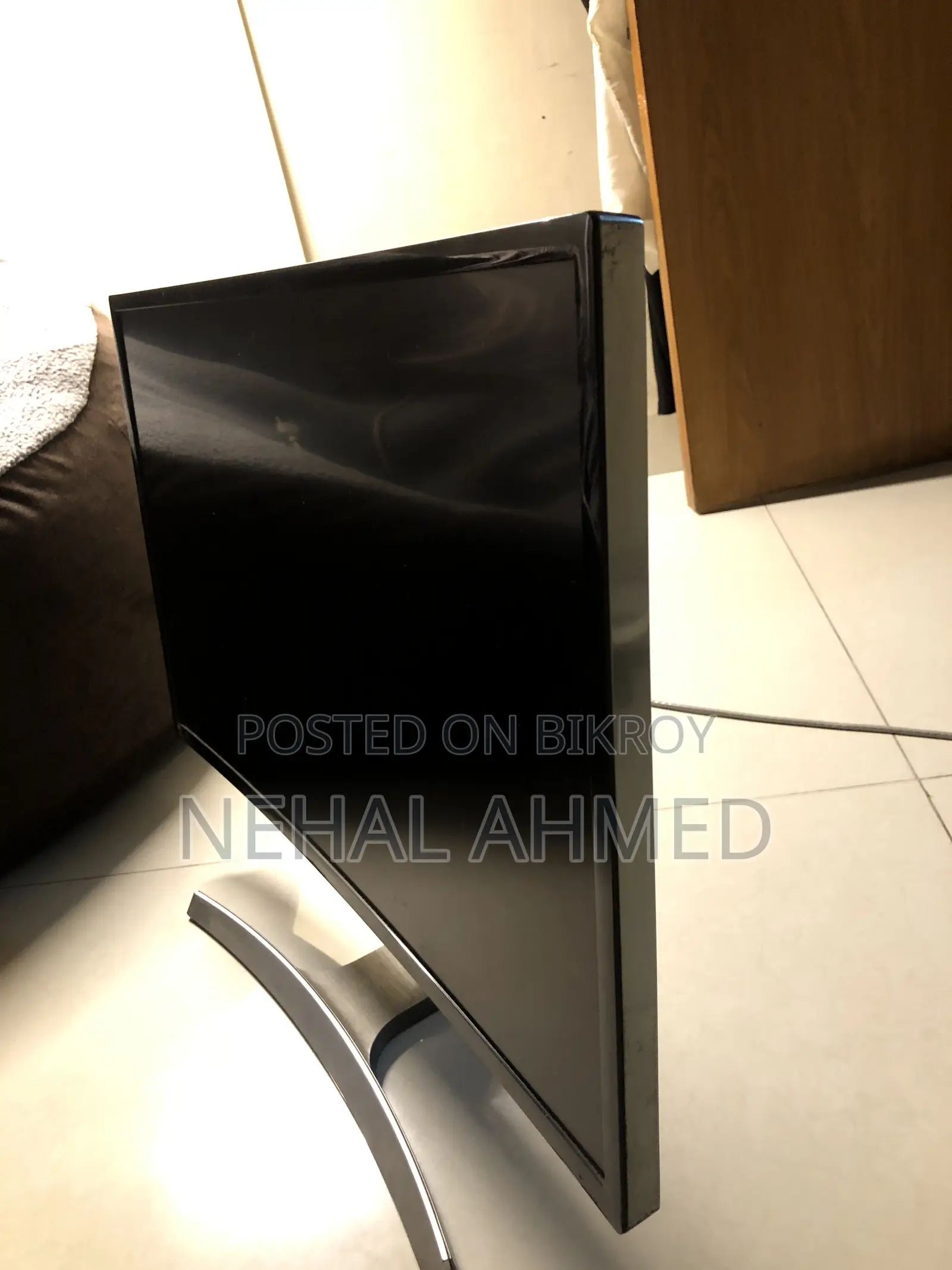 স্যামসাং ২৭ ইঞ্চি কার্ভড মনিটর