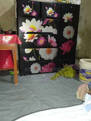Oyardoof Almari Cakenhand