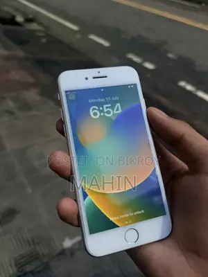 অ্যাপল আইফোন ৮ ৬৪ জিবি সাদা