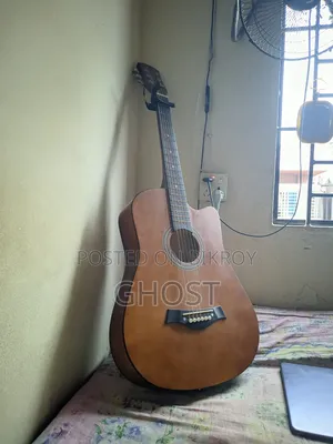 বিক্রির জন্য কাবাত (Kabat) গিটার, নতুনের মতো