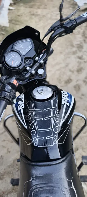 টিভিএস মেট্রো ২০১২ কালো