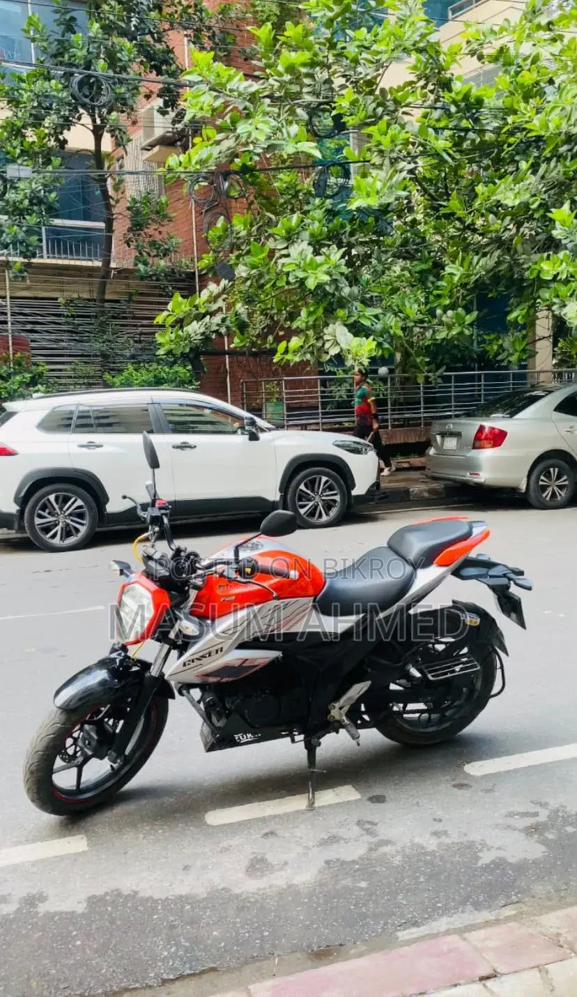 Suzuki Gixxer SF FI 2024 Orange
