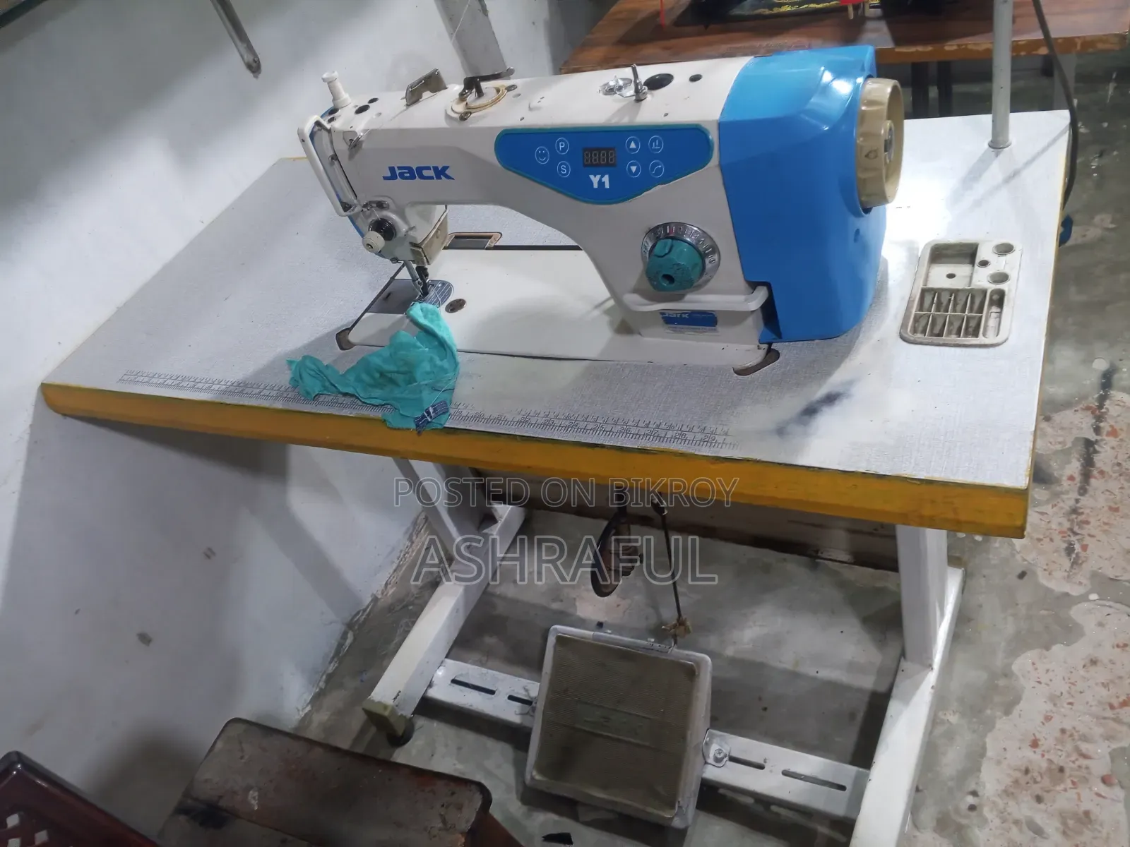 Electric sewing machine in full fresh condition