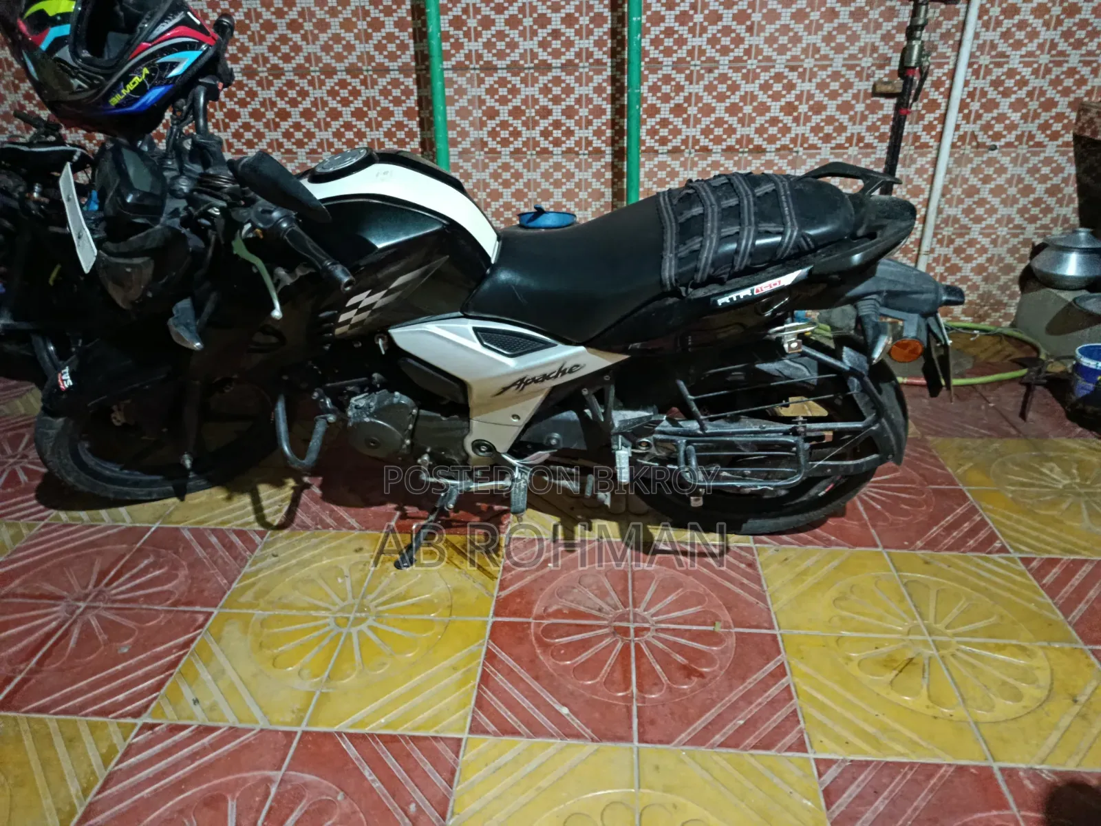 TVS Apache 160 4V 2018 Black