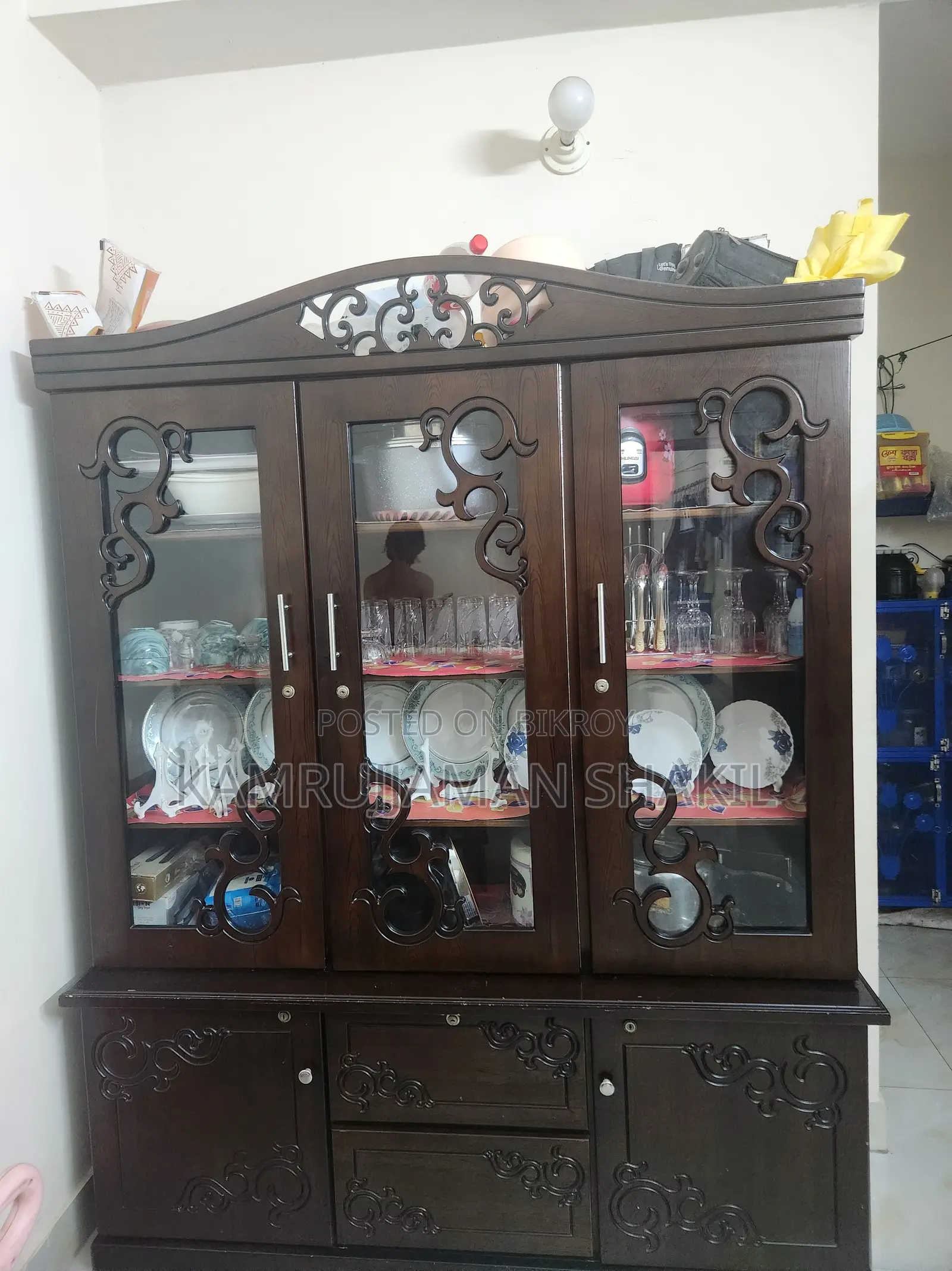 ওয়াল শোকেস