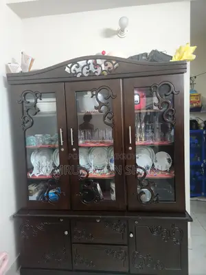 ওয়াল শোকেস