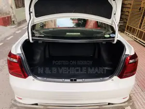Toyota Axio 2017 সাদা