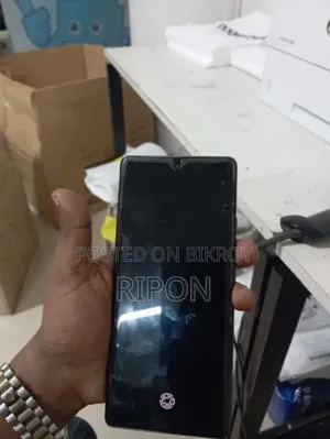 টেকনো ক্যামন ৪০ প্রো ৪জি ২৫৬ জিবি ব্ল্যাক