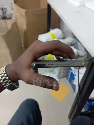 টেকনো ক্যামন ৪০ প্রো ৪জি ২৫৬ জিবি ব্ল্যাক