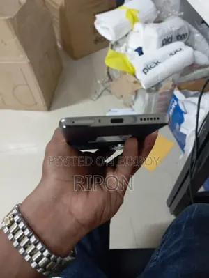 টেকনো ক্যামন ৪০ প্রো ৪জি ২৫৬ জিবি ব্ল্যাক