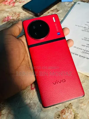 Vivo X90 256 GB Red