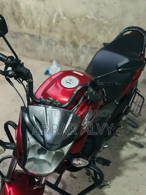 Honda CB 2018 Red
