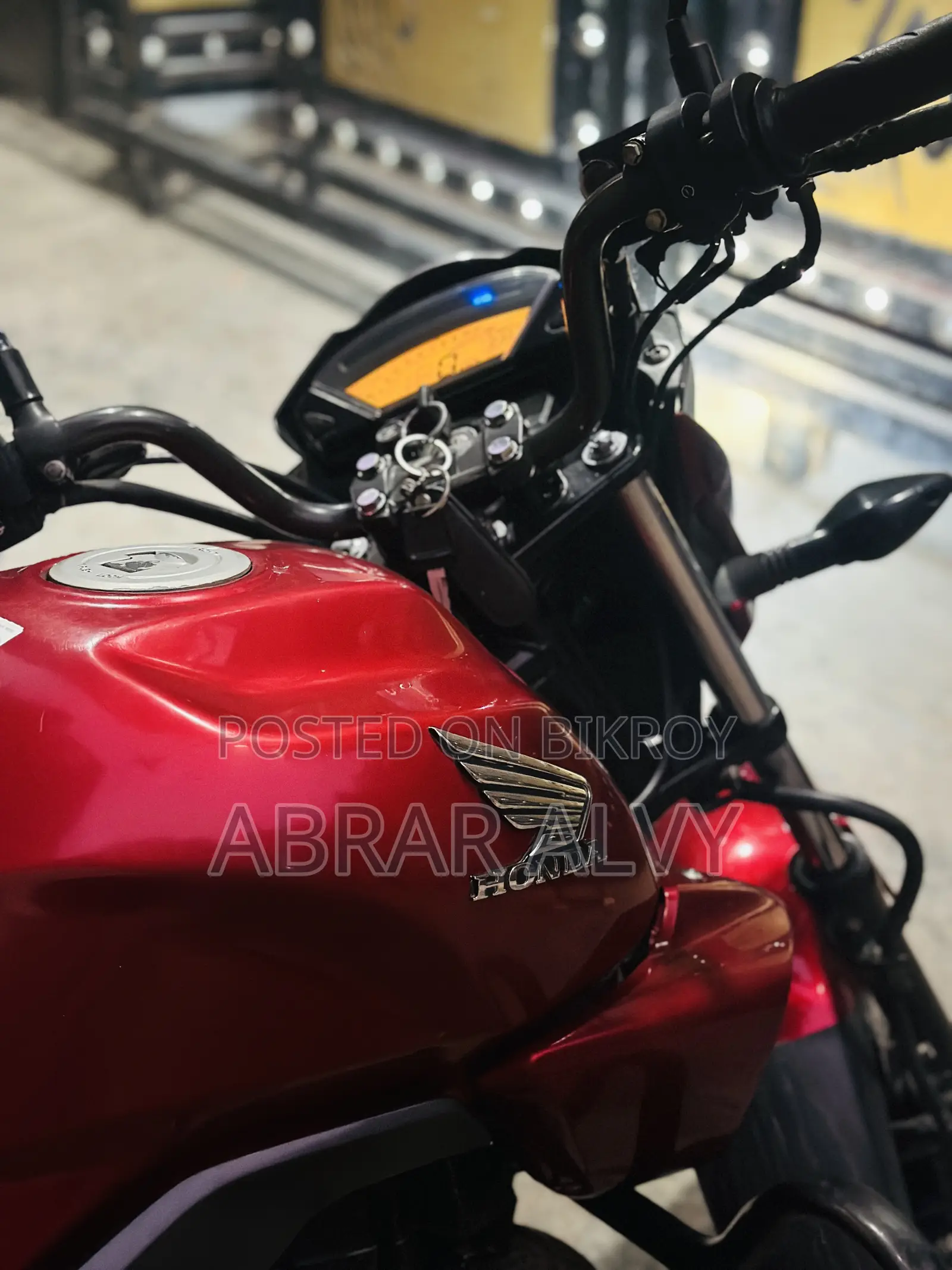 Honda CB 2018 Red