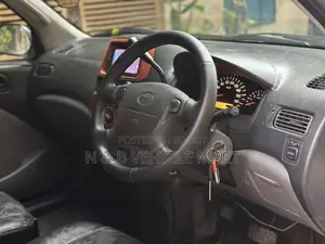 Toyota Raum 1999 Silver