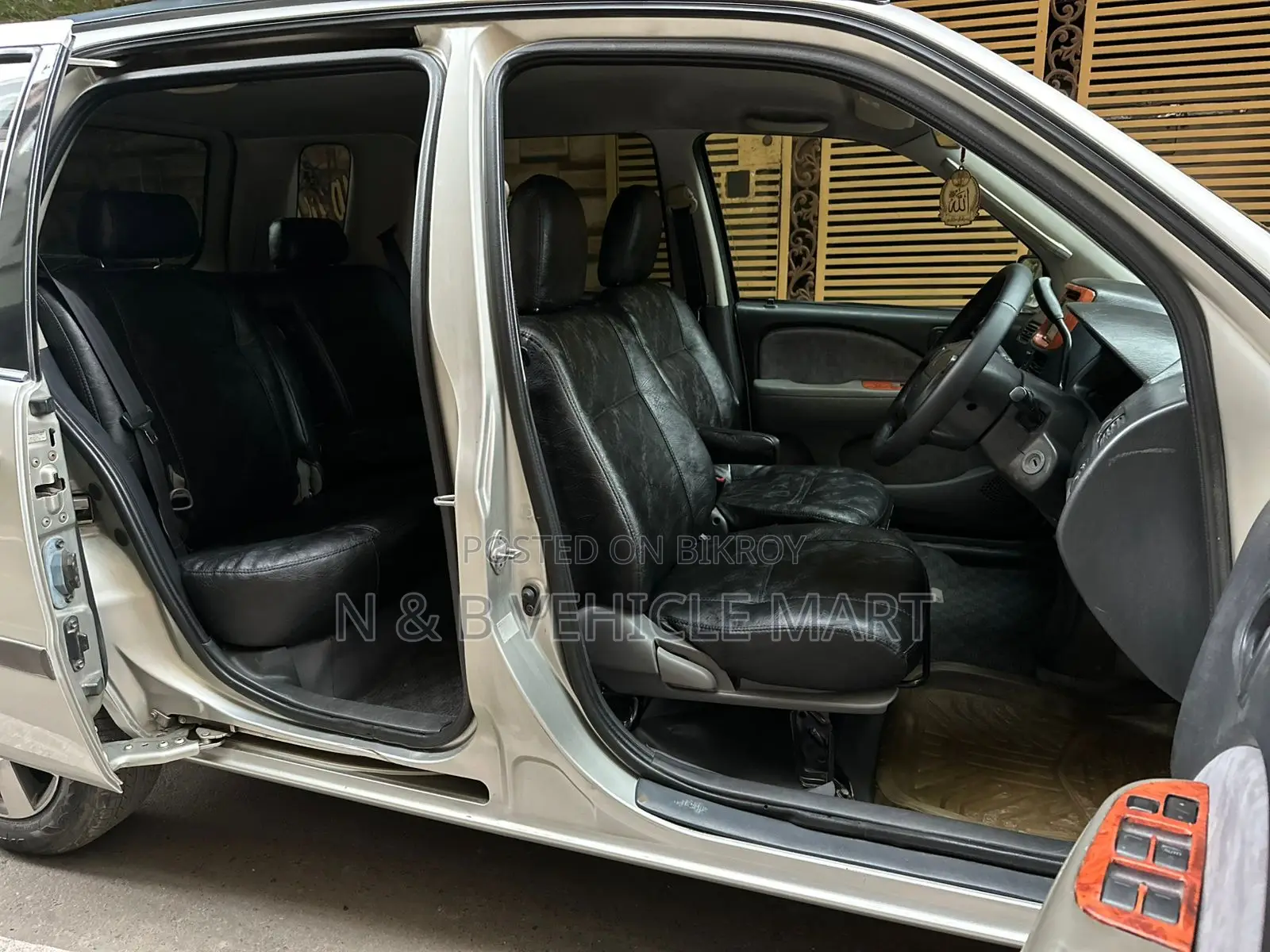 Toyota Raum 1999 Silver