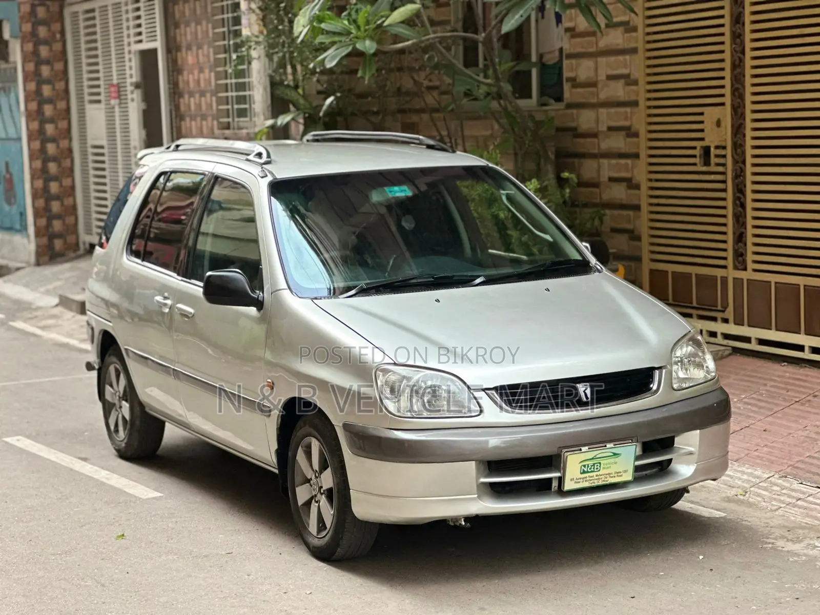 Toyota Raum 1999 Silver