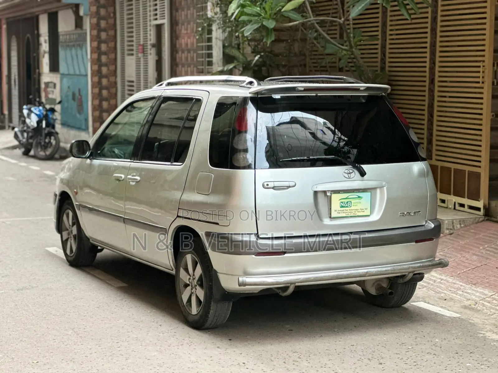 Toyota Raum 1999 Silver