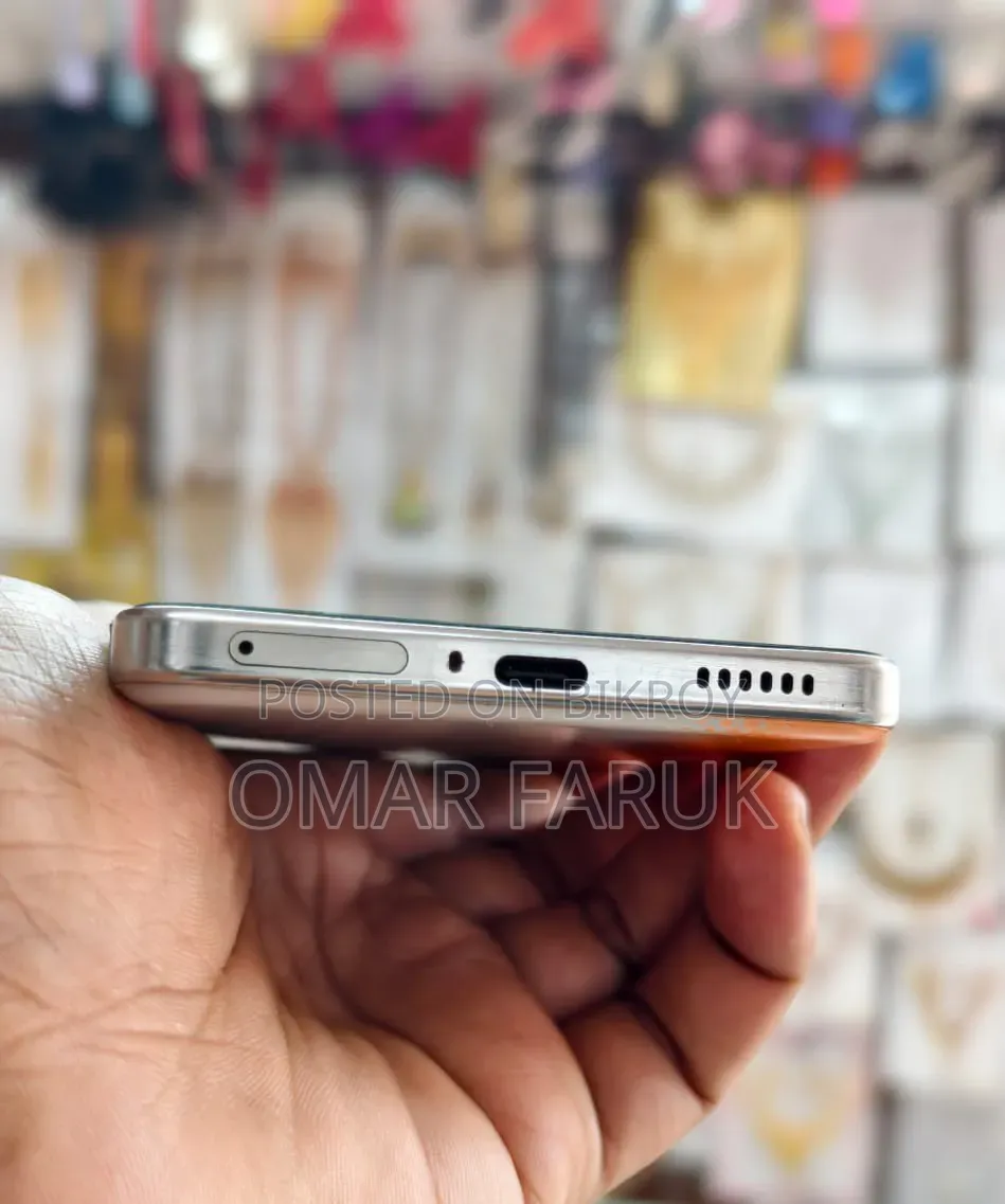 iQOO 256 GB Silver