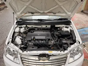 Toyota Corolla 2005 White