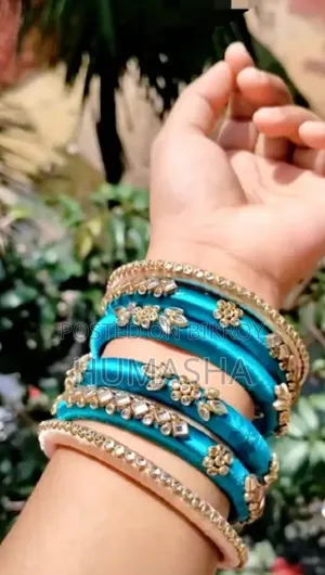 Premium Handmade Kundan Thread Bangles