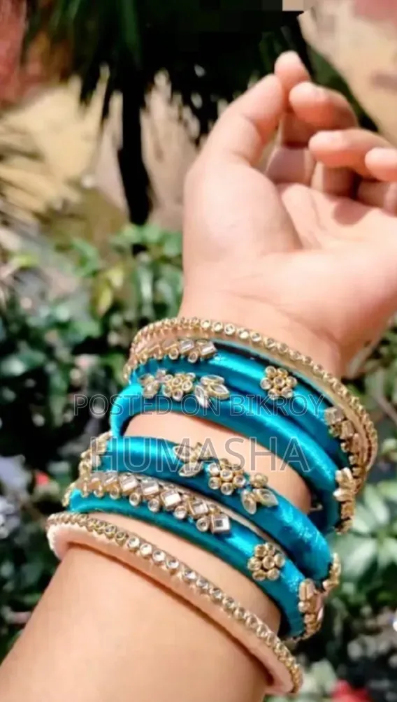 Premium Handmade Kundan Thread Bangles