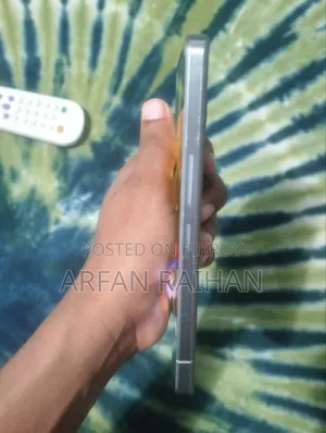 Sharp Aquos R7 256 GB Silver