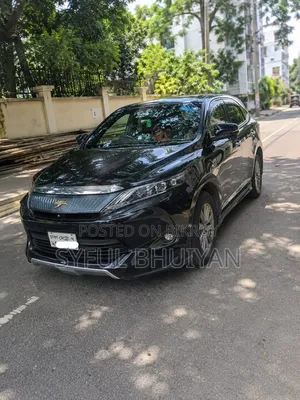 Toyota Harrier 2.0 2016 Black