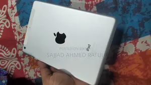 Apple 16 GB Silver