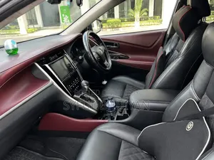 Toyota Harrier 2.0 2016 Black