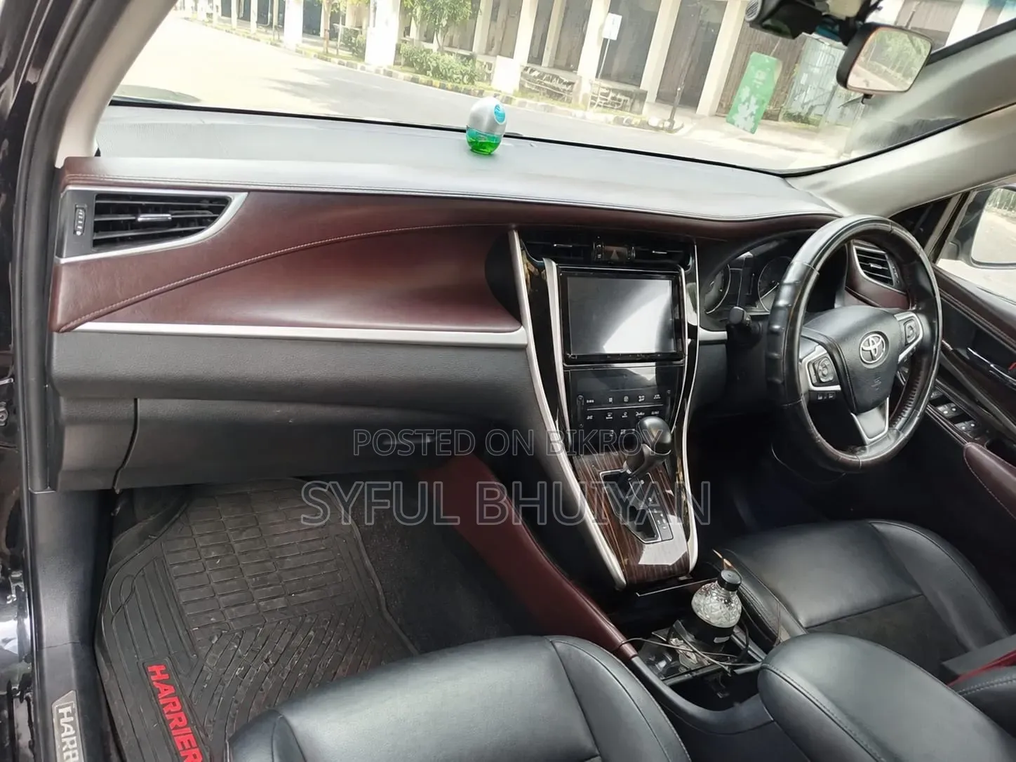 Toyota Harrier 2.0 2016 Black
