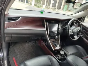 Toyota Harrier 2.0 2016 Black