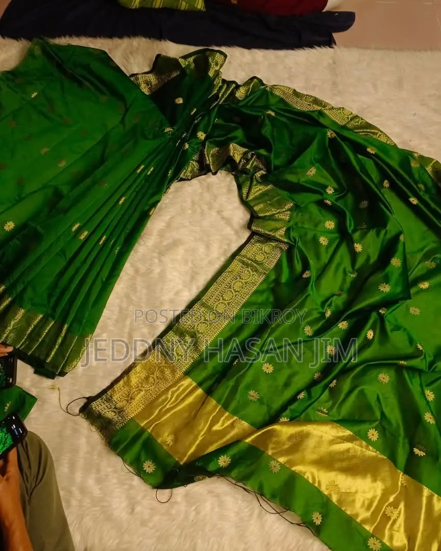 রুচিশীল নারীদের জন্য প্রিমিয়াম শাড়ি। আজই অর্ডার করুন