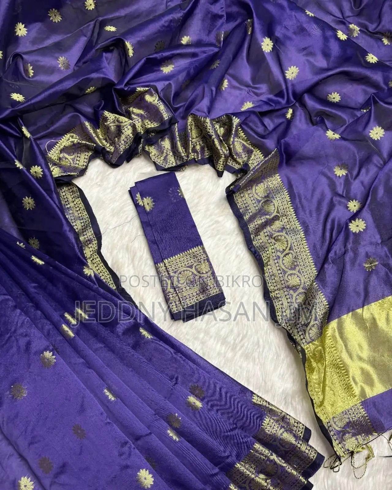 রুচিশীল নারীদের জন্য প্রিমিয়াম শাড়ি। আজই অর্ডার করুন